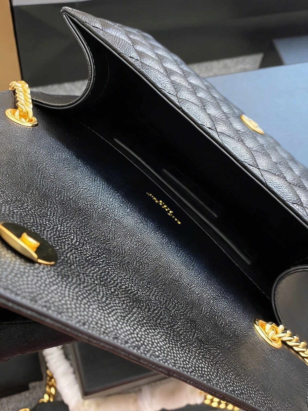 YSL Medium Quilted Leather Bag - Picture 4 of 6